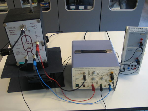 Franck Hertz Versuch Aufbau Franck-Hertz-Versuch – PhySX - Physikalische Schulexperimente Wiki