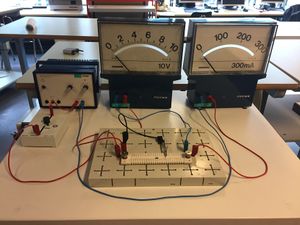 Versuchsreihe zu Stromkreisen als Einführung in die Elektrizitätslehre –  PhySX - Physikalische Schulexperimente Wiki